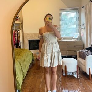 STAUD Off-the-shoulder dress (beige)